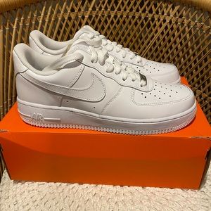 Nike Wmns Air Force 1 ‘07